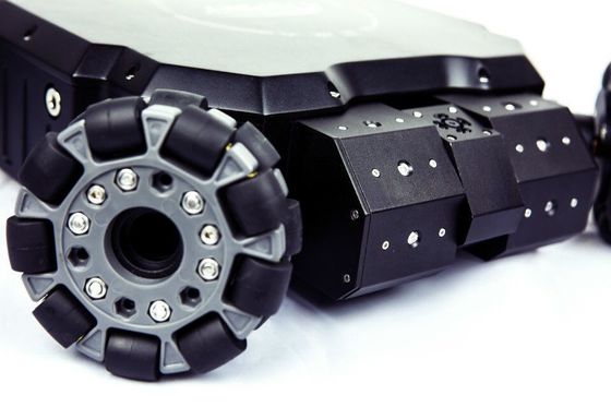 Mobile EOD Bomb Defuser Robot , 0 - 100% Humidity Flexible Bomb Removal Robot